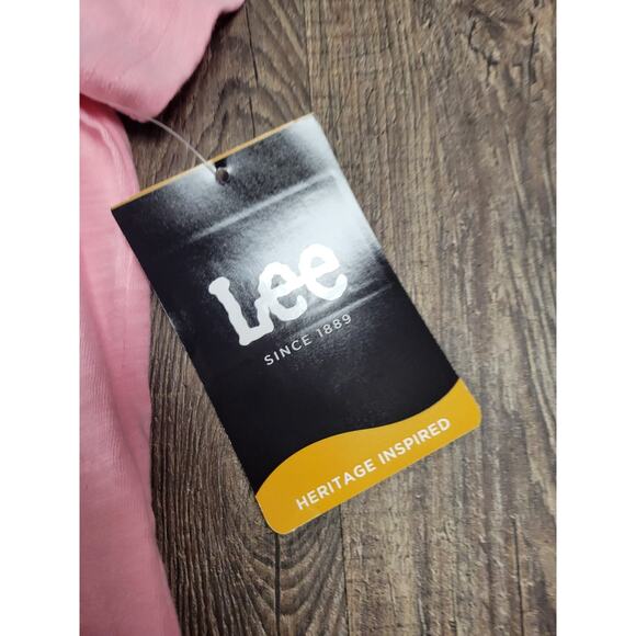 Lee NWT Women's Regular Fit Short Sleeve Graphic Tee Pink Tshirt XL - Picture 2 of 5